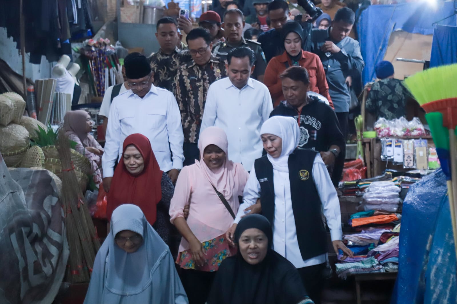 Tinjau Pangan dan BBM di Jember, Gubernur Khofifah: Harga Cabai Turun, Stok Aman 3 IMG 20250731 WA0024