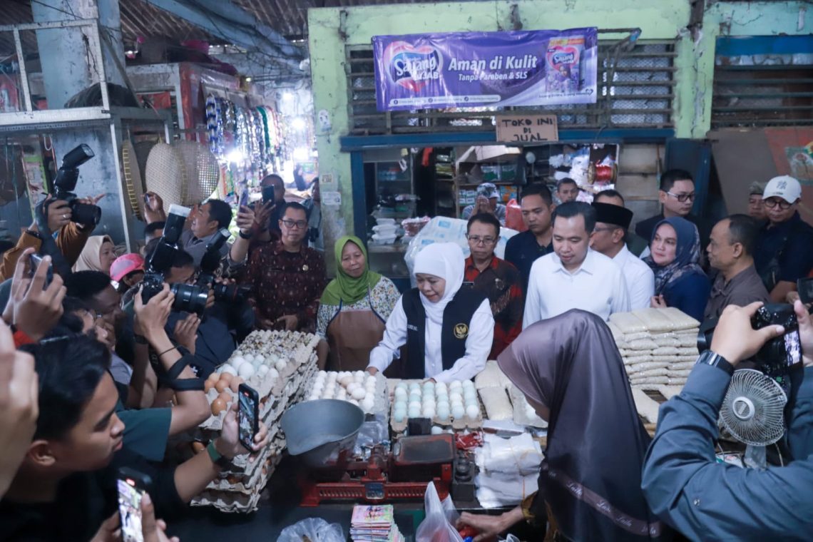 Tinjau Pangan dan BBM di Jember, Gubernur Khofifah: Harga Cabai Turun, Stok Aman 1 Pangan dan BBM di Jember
