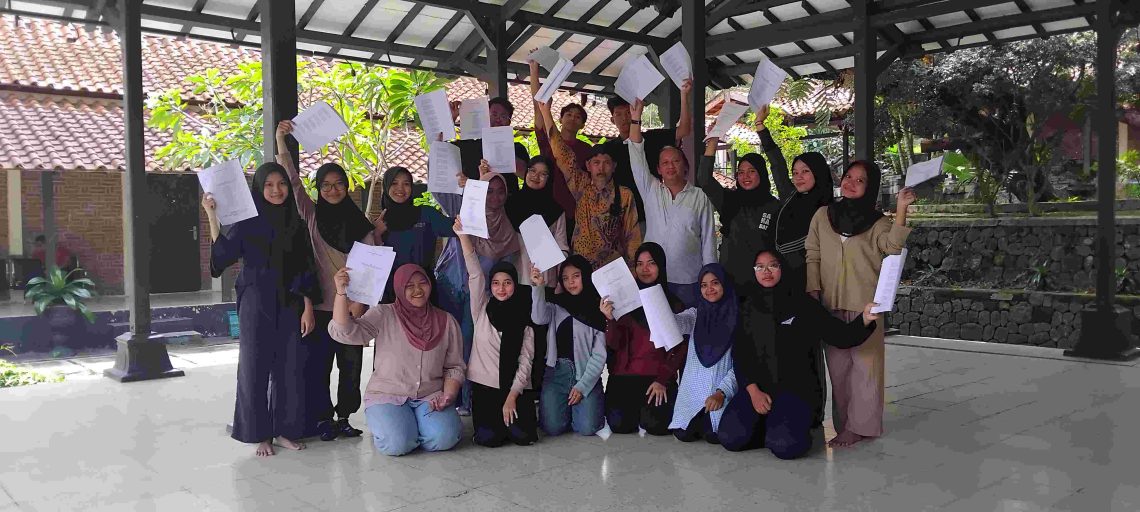 Pelatihan Dasar Teater: Strategi Efektif Pengembangan Inteligensi Verbal Anak 7 IMG 20250704 113636 2