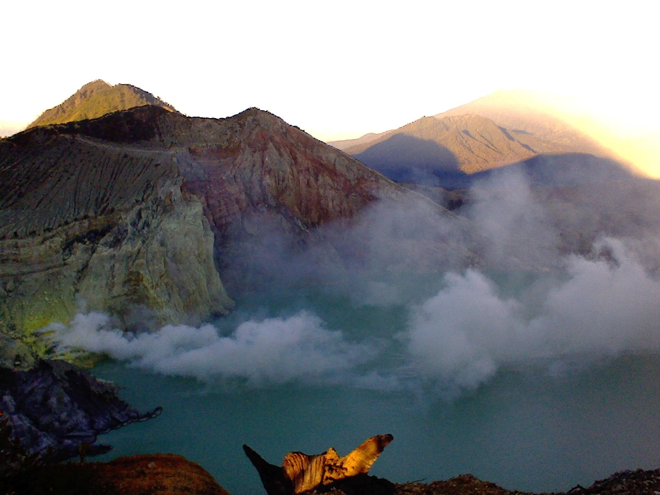 Daftar 5 Gunung di Bondowoso, Penuh Tantangan Tapi Punya Keindahan Alam Menakjubkan 5 Gunung di Bondowoso