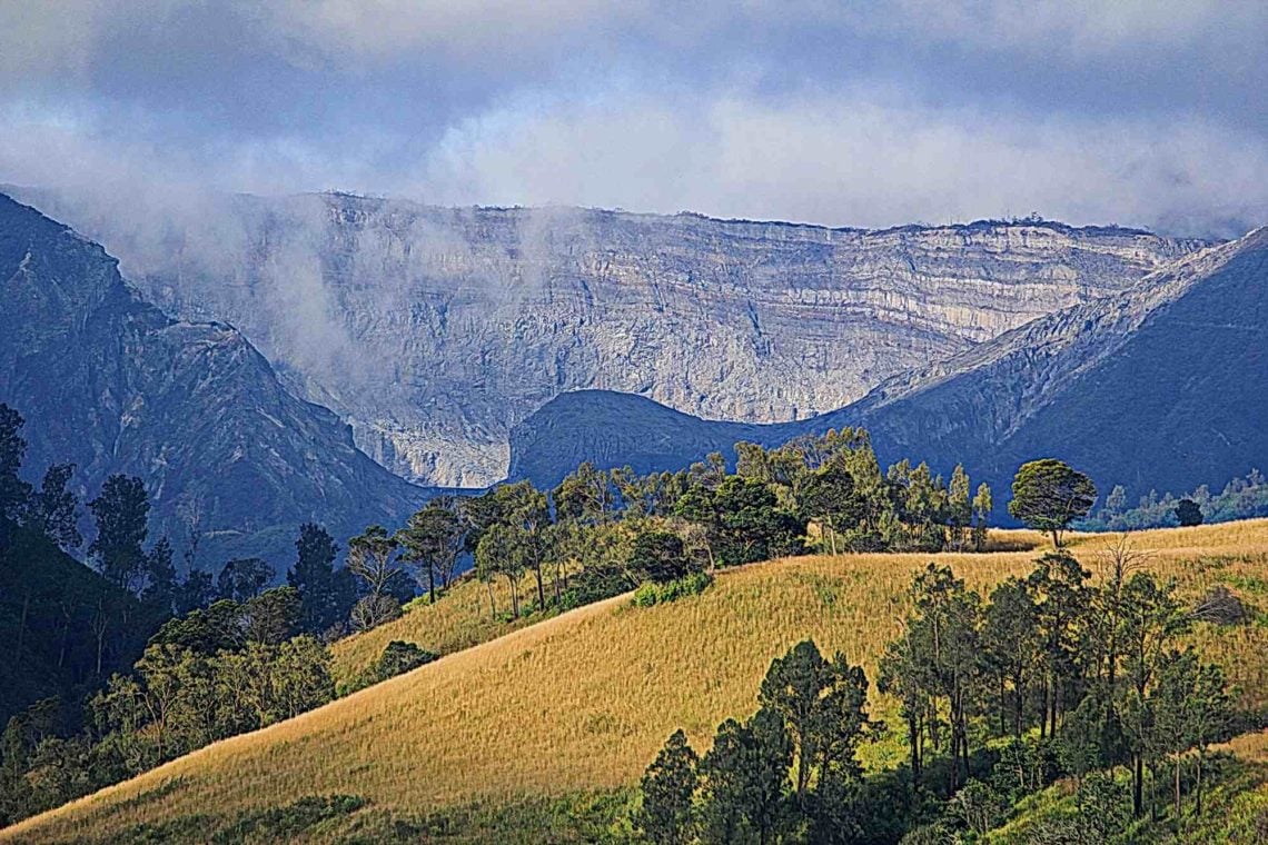 7 Gunung di Banyuwangi yang Wajib Dijelajahi: Pesona Alam dari Ijen hingga Suket 1 Gunung di Banyuwangi