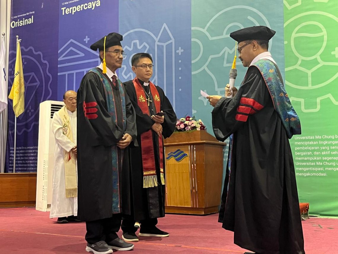 Harmoni Keilmuan dan Pengabdian: Prof. Pieter Sahertian Dikukuhkan Sebagai Guru Besar Universitas Ma Chung 1 Prof. Pieter Sahertian