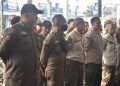 Anak di Surabaya.