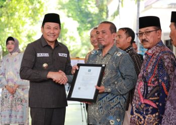 Bupati Sidoarjo.