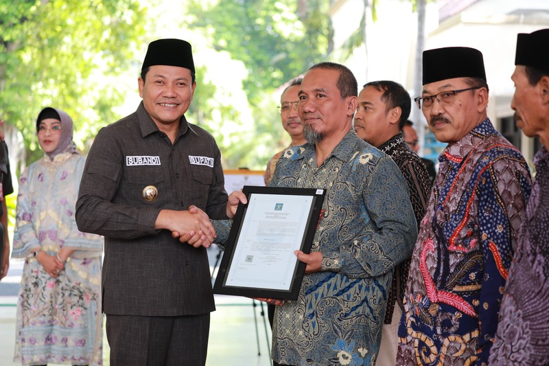 Bupati Sidoarjo Launching 346 Koperasi Merah Putih: Perkuat Ekonomi Desa, Bangun Kemandirian Rakyat 1 Bupati Sidoarjo.