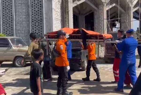 Terseret Arus, Jasad Nelayan Tambakboyo Tuban Ditemukan 45 Mil dari Bibir Pantai 1 Nelayan Tuban.