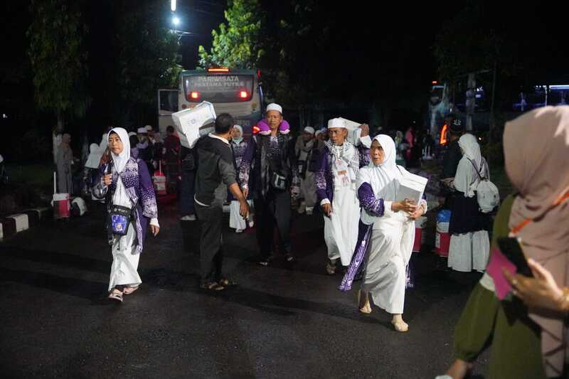 Tuntas! Pemulangan Jemaah Haji Tuban Ditutup Kedatangan Kloter 86 1 Jemaah haji Tuban.