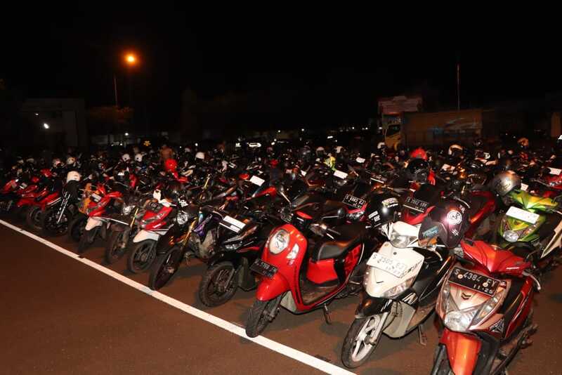 Konvoi penggembira PSHT di Tuban.