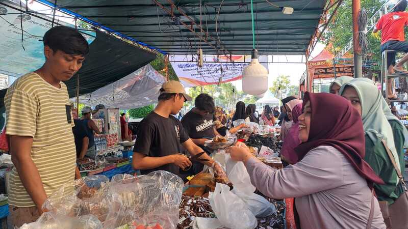 Pedagang jenang Tuban.
