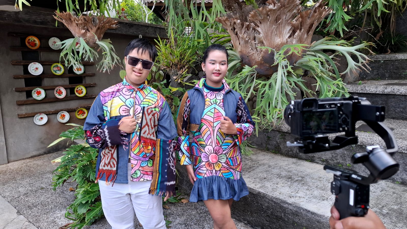 Usung "Ethnic Painting", Wahyu Nizam Desainer Difabel Malang Luncurkan Koleksi Terbaru 2025 2 Desainer difabel Malang Wahyu Nizam.