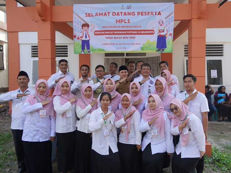 Dua Rombel Sekolah Rakyat di Kabupaten Mojokerto Ikuti MPLS 3 Rombel Sekolah Rakyat di Mojokerto.
