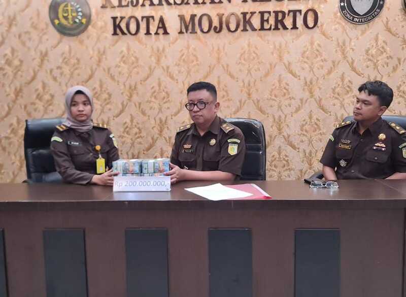 Kejari Kota Mojokerto Eksekusi Uang Pengganti Terpidana Kasus BPRS, Aset Tanah dan Mobil Turut Disita 1 Kejari Kota Mojokerto.