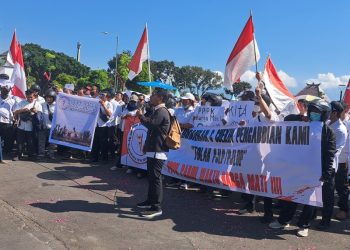 Tenaga kontrak di Jember.