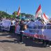 Protes! Tenaga Kontrak di Jember Demo Tolak Skema PJLOP dan Desak Pengangkatan PPPK 9 Tenaga kontrak di Jember.
