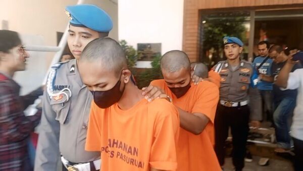 Motif Pembunuhan Pria di Parit Pasuruan, Korban dan Pelaku Kelahi Dugaan Pelecehan Sesama Jenis 1 Pembunuhan pria di Parit.