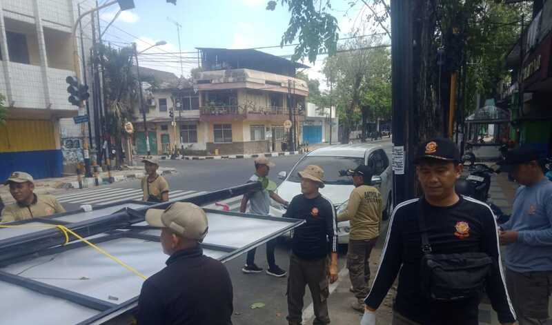 Reklame di Tuban.