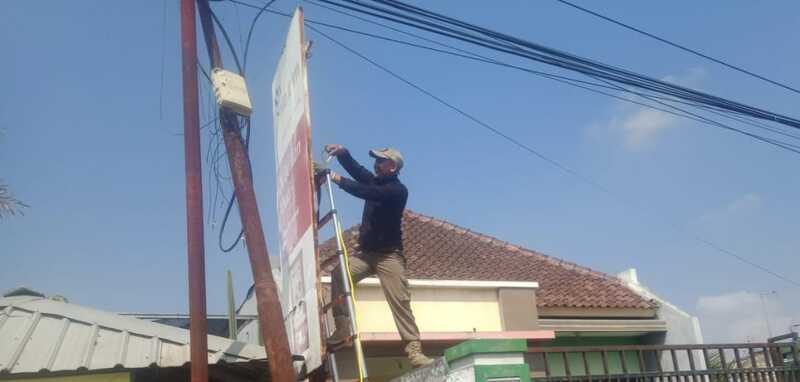 Reklame liar di Tuban.