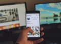 akun media sosial palsu