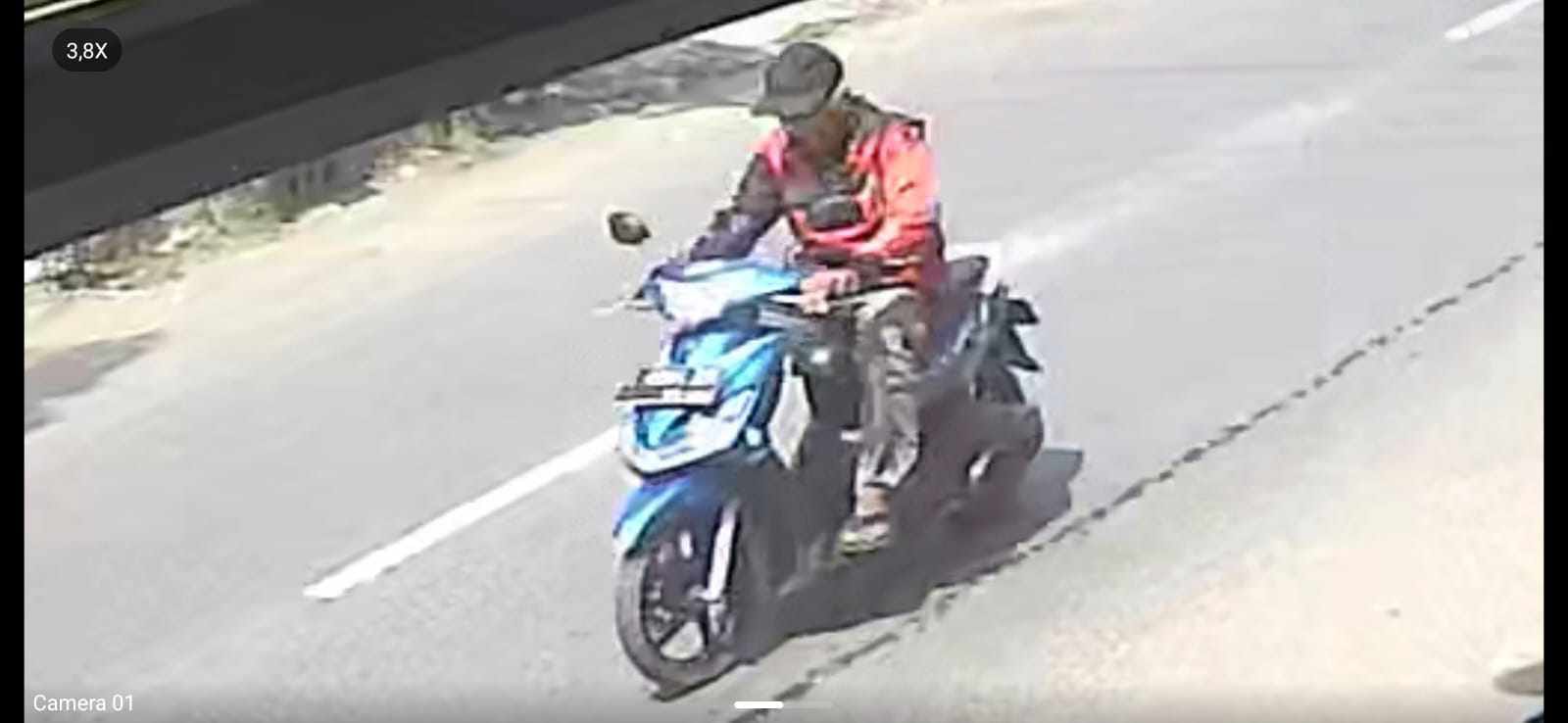 Gagal Nagih Bayaran Kulit Ular, Residivis Curanmor di Tuban Sikat Sepeda Motor untuk 'Ongkos Pulang' 2 pelaku cctv