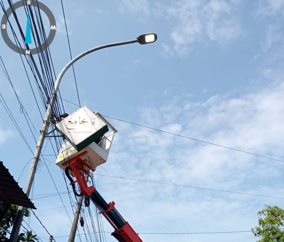 Tanpa Ampun! Kabel di Tiang PJU Dipotong Jika Tak Segera Ditertibkan 1 PJU