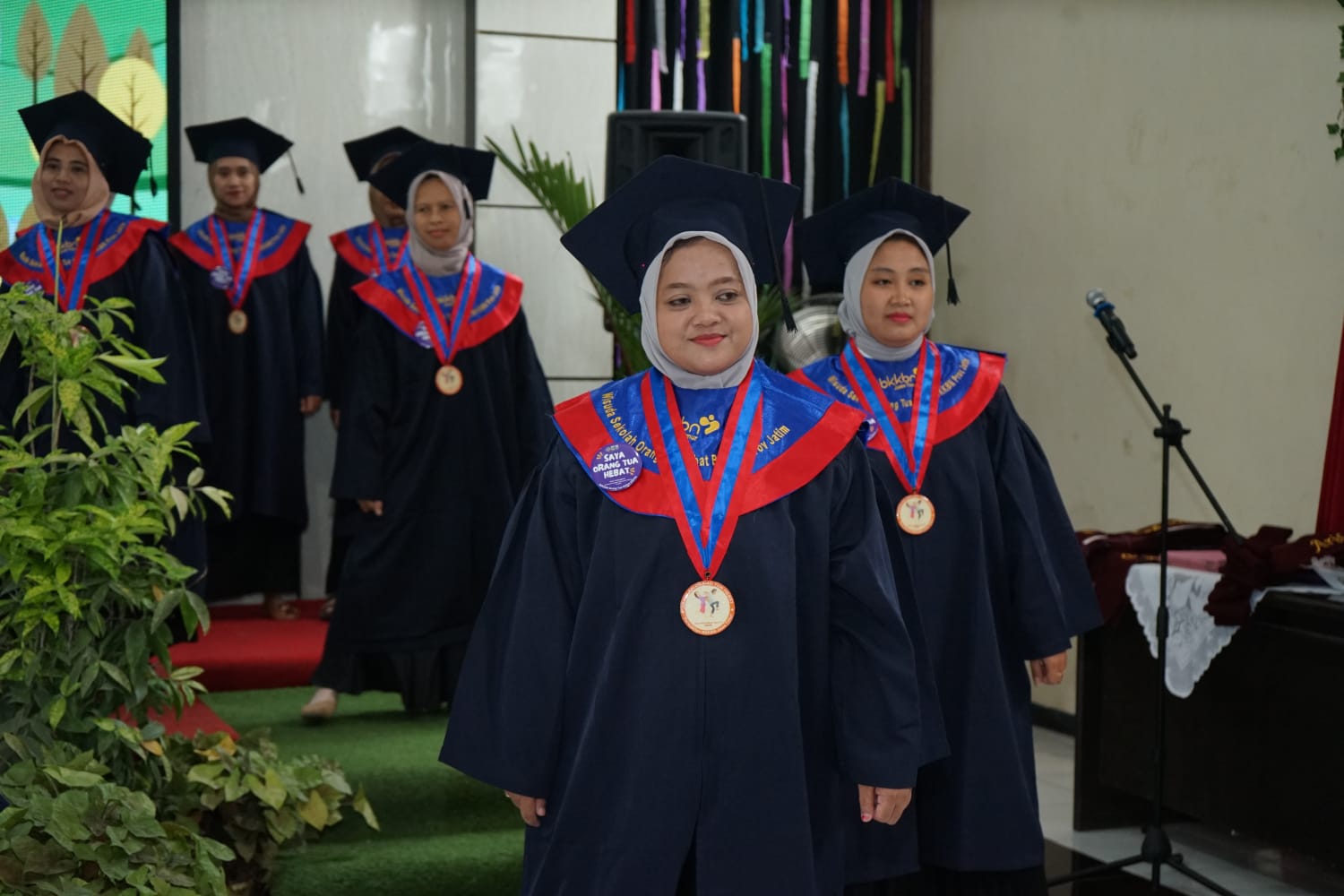 Saat Nenek Yetti Lulus Sekolah Lansia Tangguh 3 sorth
