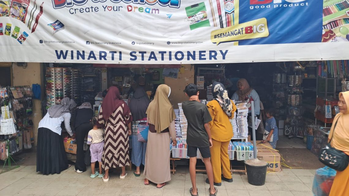 Pasar Alat Tulis Tuban Kehilangan Pembeli di Tahun Ajaran Baru 1 Pasar Alat Tulis Tuban