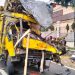 truk muatan kayu
