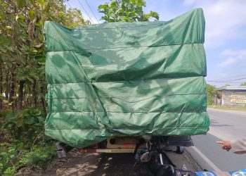 tewas tabrak truk parkir