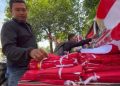 Pedagang bendera.