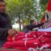 HUT Ke-80 RI, Pedagang Bendera Musiman di Tuban Raup Rezeki 12 Pedagang bendera.