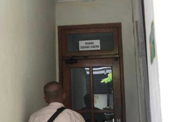 Ayah tiri di Mojokerto.