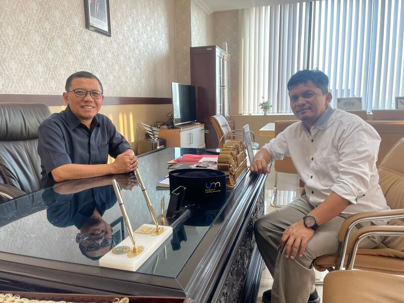 UM Masuk Daftar Kampus Terbaik Energi Terbarukan, Siap Produksi Fast Charger Mobil Listrik 1 UM masuk daftar kampus terbaik.