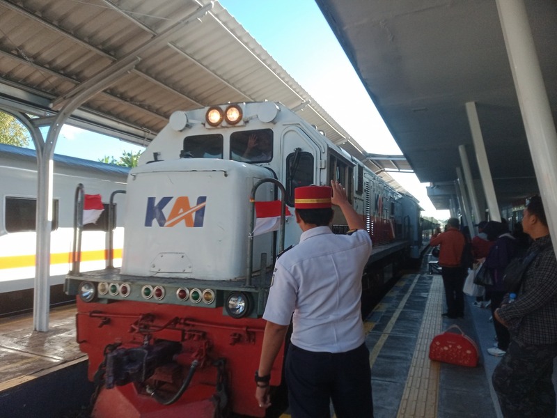 Jalur Gumitir Ditutup, KA Pandanwangi Tambah 6 Pemberhentian Baru 1 KA Pandanwangi.