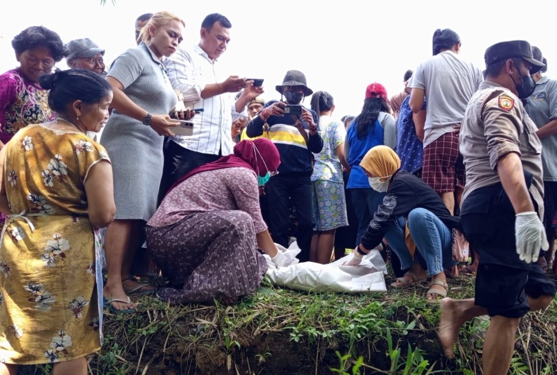 Tersangkut Ranting, Geger Penemuan Mayat Bayi Laki-Laki di Sungai Ubalan Dampit Malang 1 Mayat bayi laki-laki.