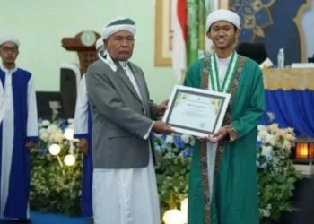 Ersya Fikri Reihan Syahputra, Santri Berprestasi asal Buduran Sidoarjo, Raih Beasiswa Studi ke Kerajaan Maroko Universitas Sidi Mohamed Ben Abdellah 1 Ersya Fikri Reihan Syahputra.