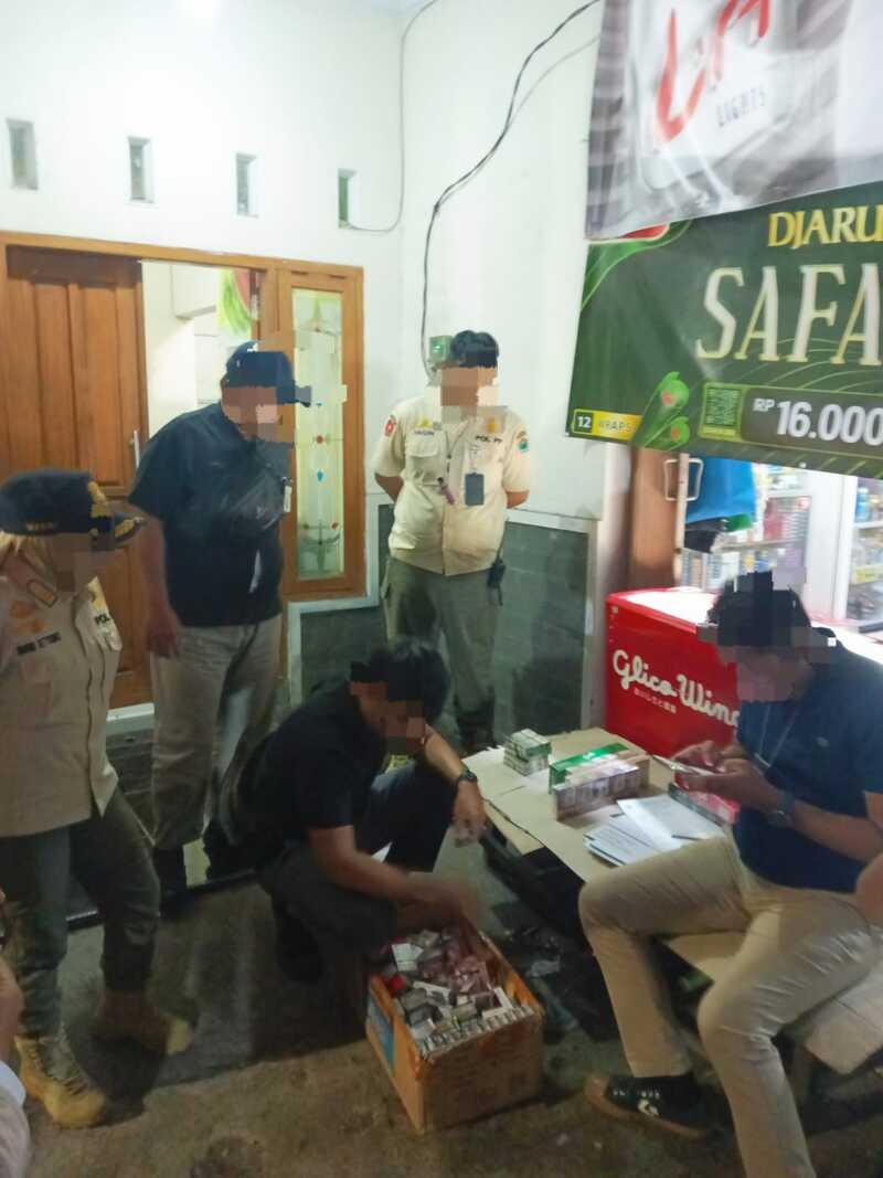 Rokok ilegal di Malang.