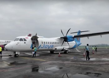 Aircraft ATR 72-500.