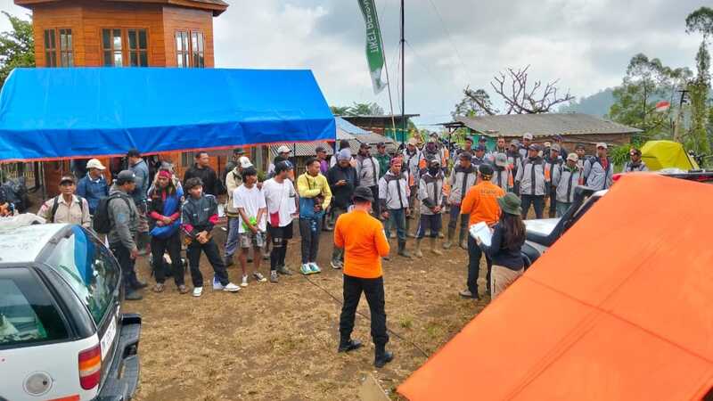 Pendaki Sidoarjo Hilang Misterius Ditemukan Selamat di Lereng Sabana, Survivor Alami Patah Kaki 2 Pendaki Sidoarjo di Gunung Buthak.