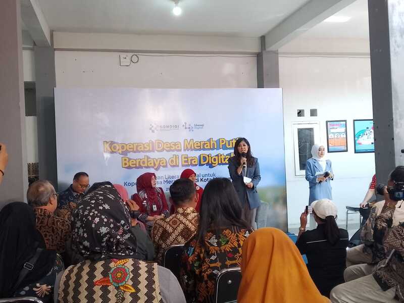 Dorong Jadi Percontohan, Menteri Komdigi Siapkan Pengurus Koperasi Merah Putih di Kota Malang Melek Digital 1 Pengurus Koperasi Merah Putih.