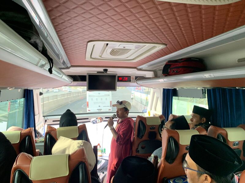 Pejuang rupiah di Makkah.