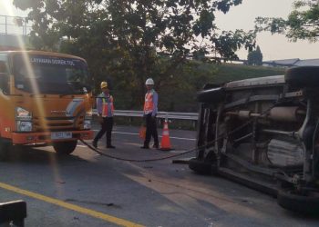 Avanza Seruduk Bokong Truk