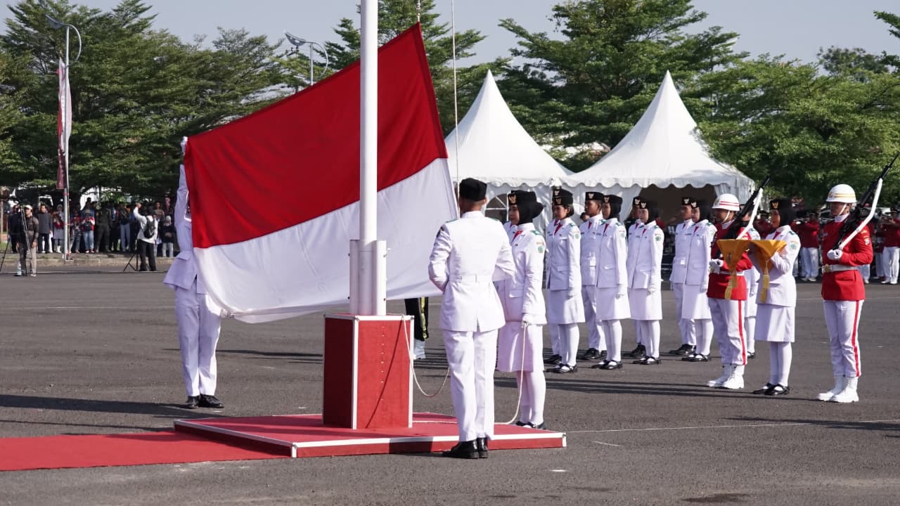Pemkab Sidoarjo Serahkan Bantuan untuk Mantan Napiter di HUT Ke-80 RI 3 Bupati Sidoarjo