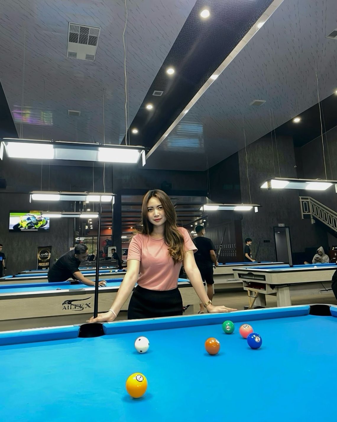 Glamour Pool Tuban Fasilitas Biliar Wadah Pembinaan Atlet dan Jaga Kebugaran 1 Suasana latihan dan rekreasi di Glamour Pool Tuban, tempat yang mendukung pengembangan olahraga biliar sekaligus menjaga kebugaran tubuh. Dok. istimewa