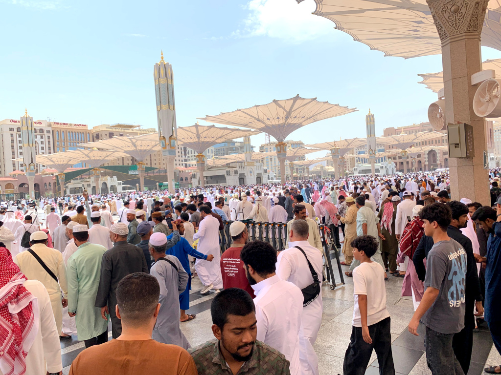 Jum’at Terakhir di Madinah, Tak Terasa Air Mata Menetes Deras (16) 3 Madinah