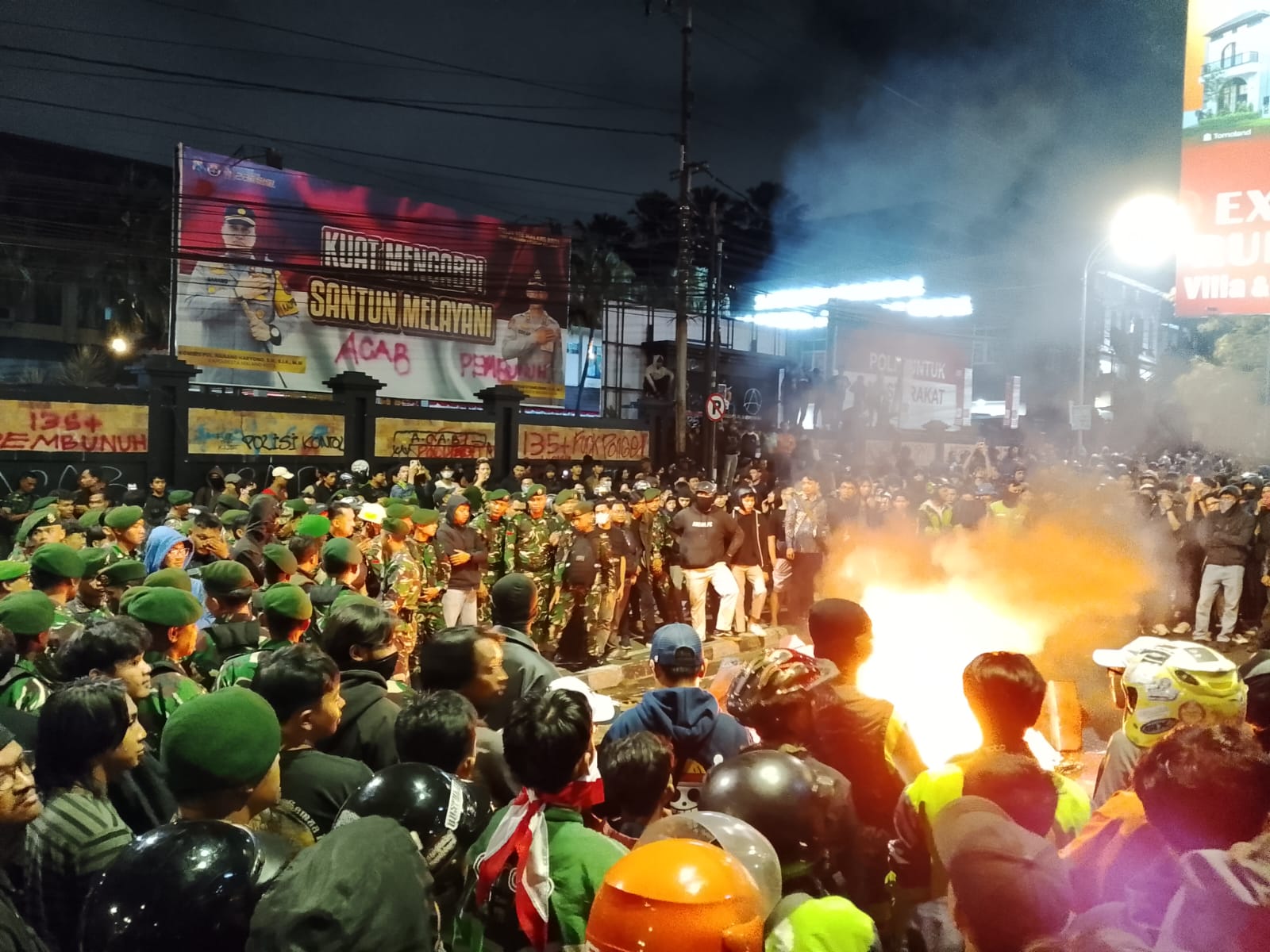 Situasi Massa Solidaritas Affan Kurniawan di Polresta Malang Kota 2 tugujatim mapolresta malang 1
