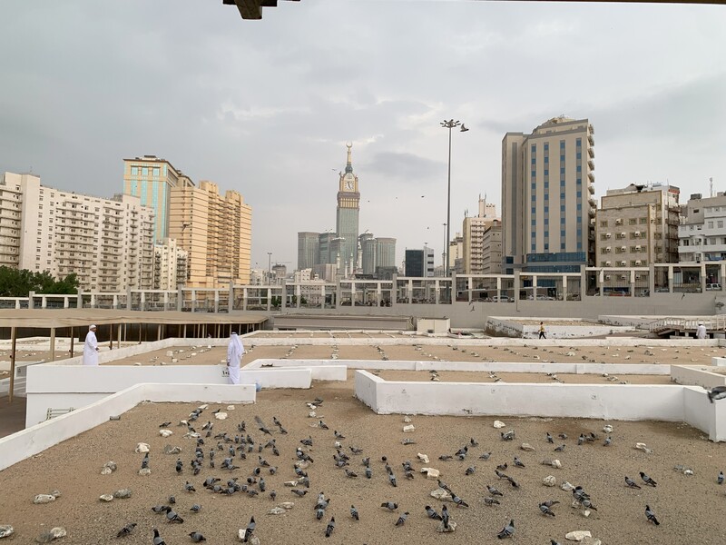 7 Potret Menyejukkan Kota Makkah, Menyimpan Banyak Sejarah (21) 2 Tugu Media Kota Makkah.