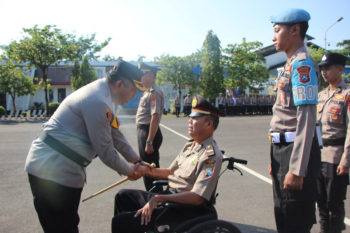 Dua Anggota Polres Tuban Naik Pangkat Jelang Purna Tugas 1 Naik Pangkat