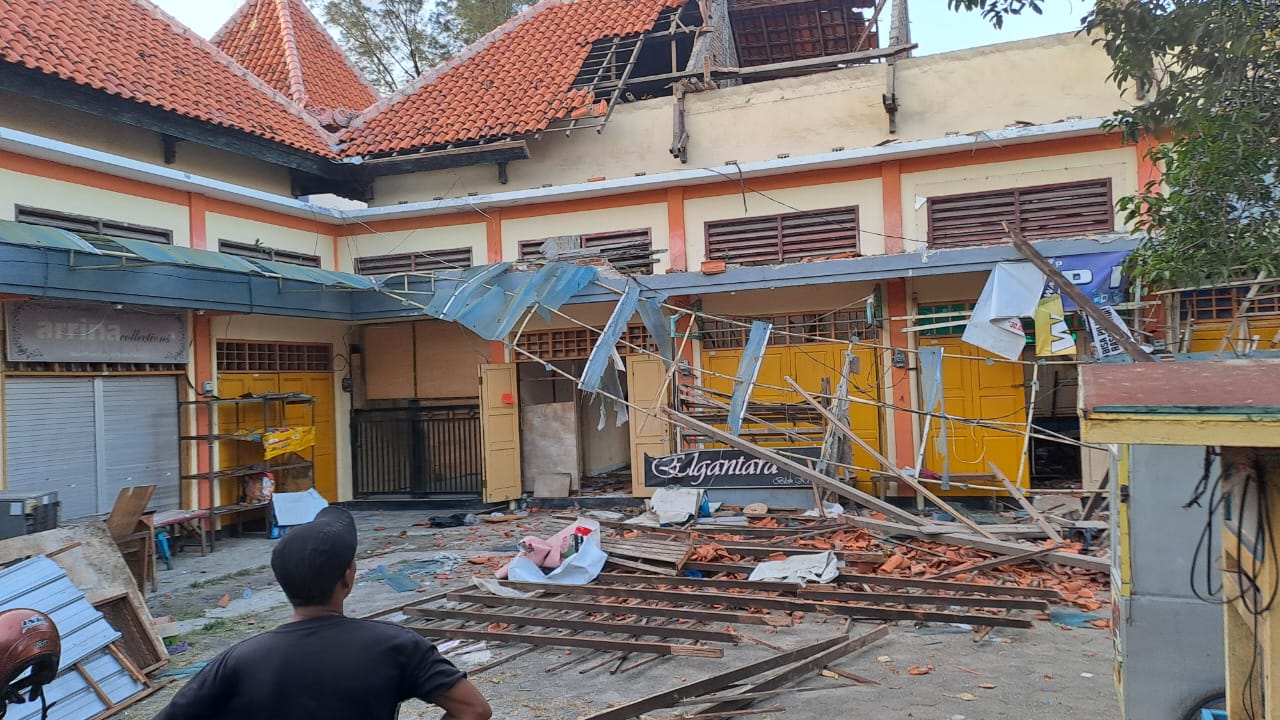 Revitalisasi Pasar Sore Pantai Boom Tunggu Kajian 2 Pasar Sore Pantai Boom 1