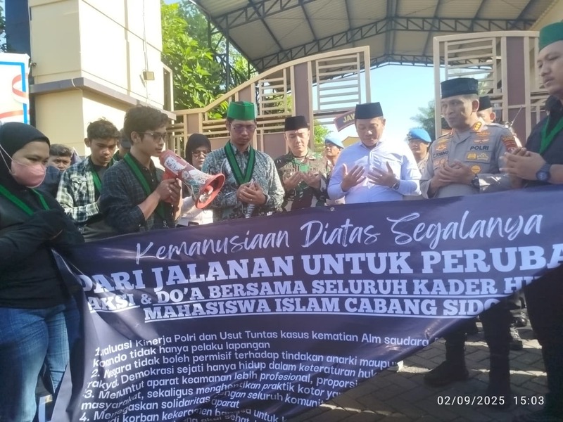 Demo HMI Sidoarjo Juga Tuntut Pemerintah Basmi Rokok Ilegal 3 Massa HMI Sidoarjo.