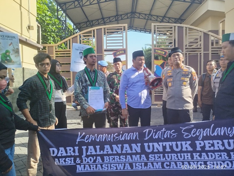 Demo HMI Sidoarjo Juga Tuntut Pemerintah Basmi Rokok Ilegal 2 Demo HMI Sidoarjo.